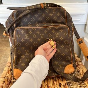 LOUIS VUITTON AMAZON GM *authentic*